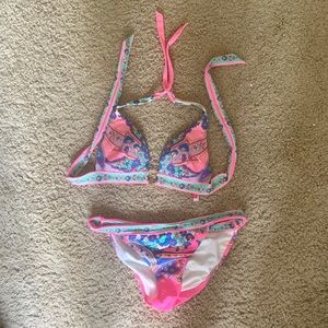 Victoria’s Secret bikini